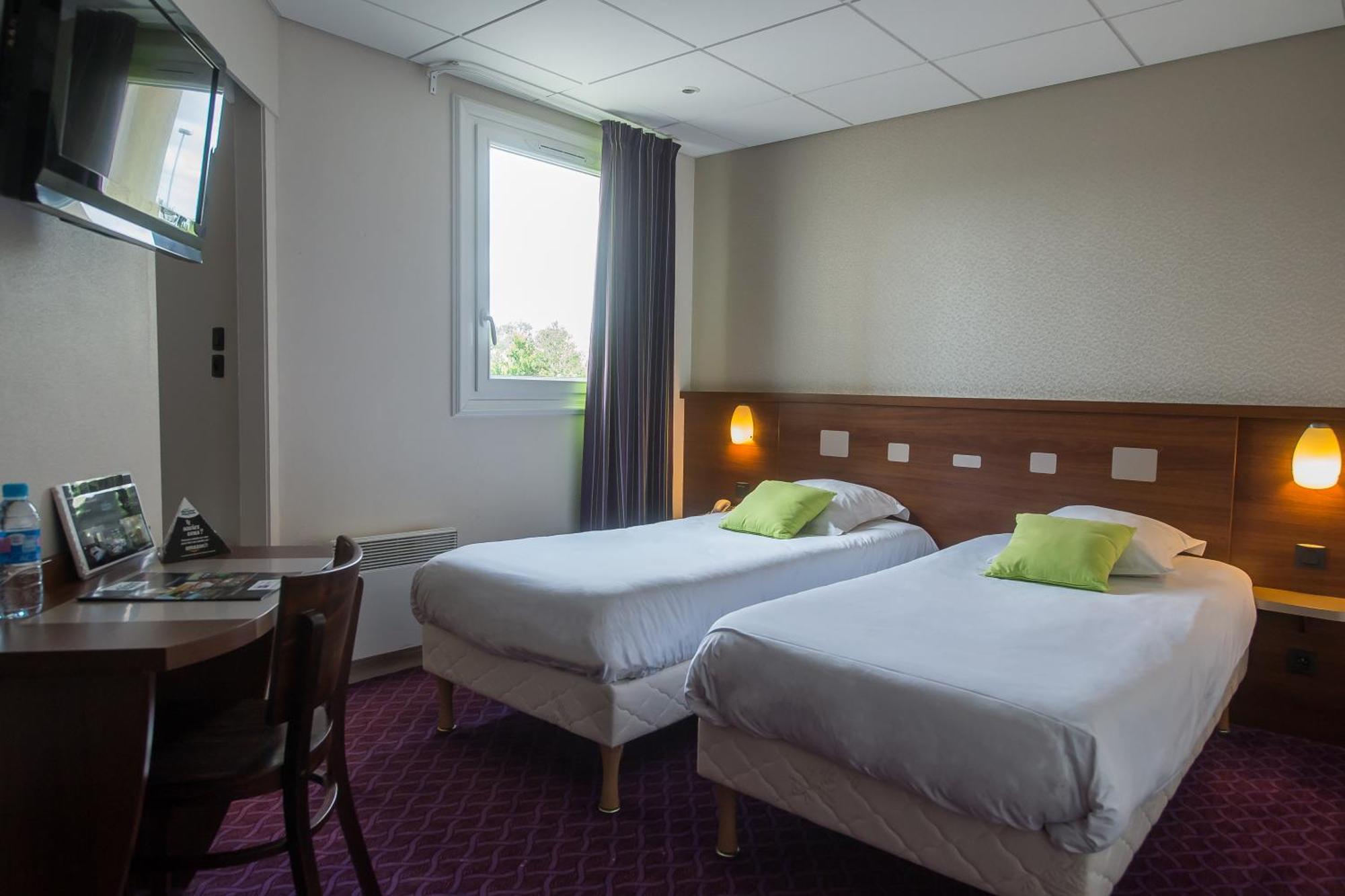 Brit Angers Parc Expo - L'acropole Hotel 3*