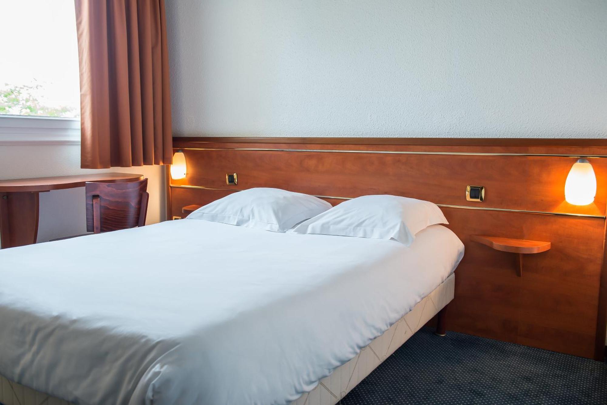 Brit Angers Parc Expo - L'acropole Hotel 3*