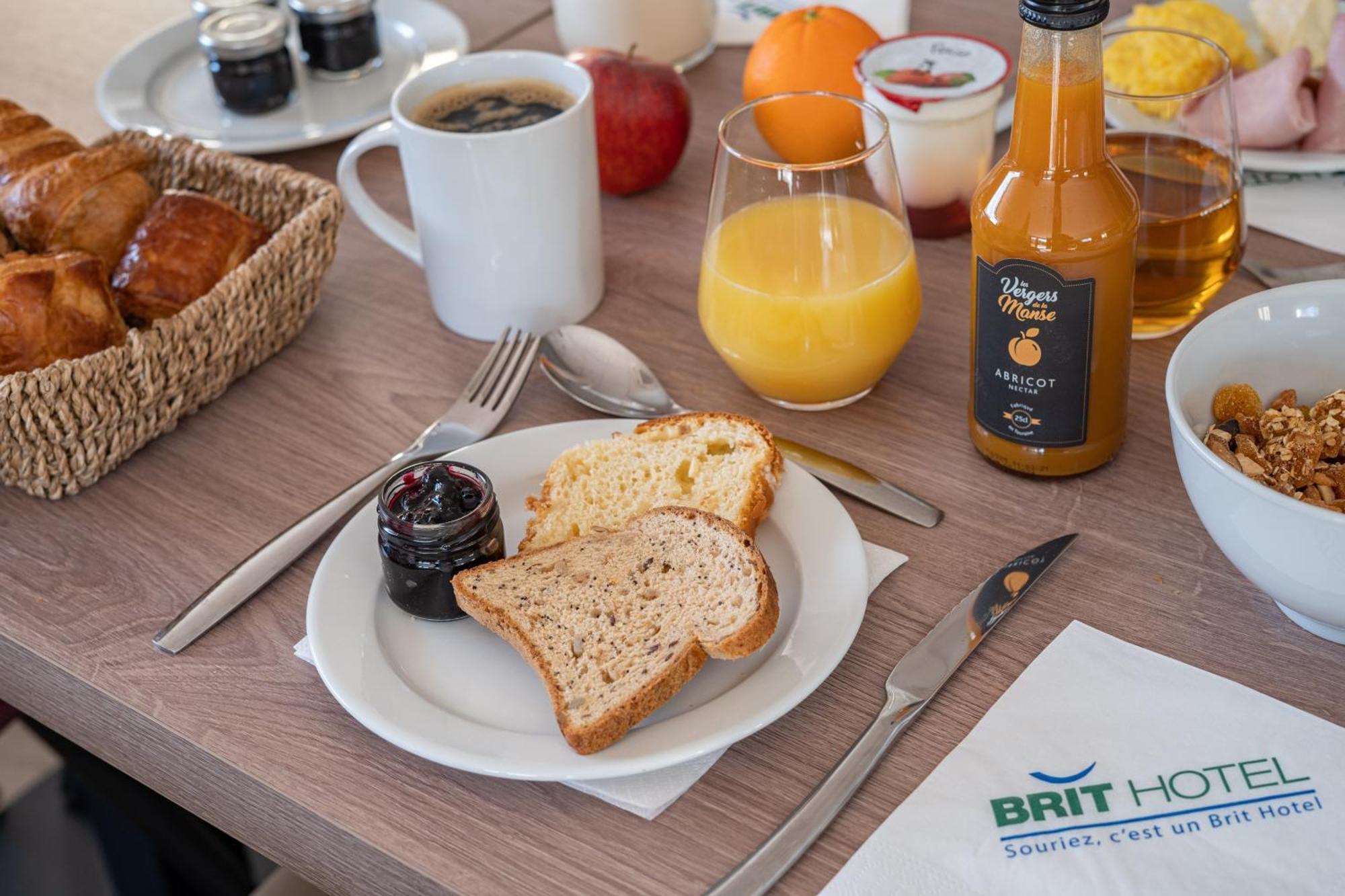 Brit Angers Parc Expo - L'acropole Hotel 3*